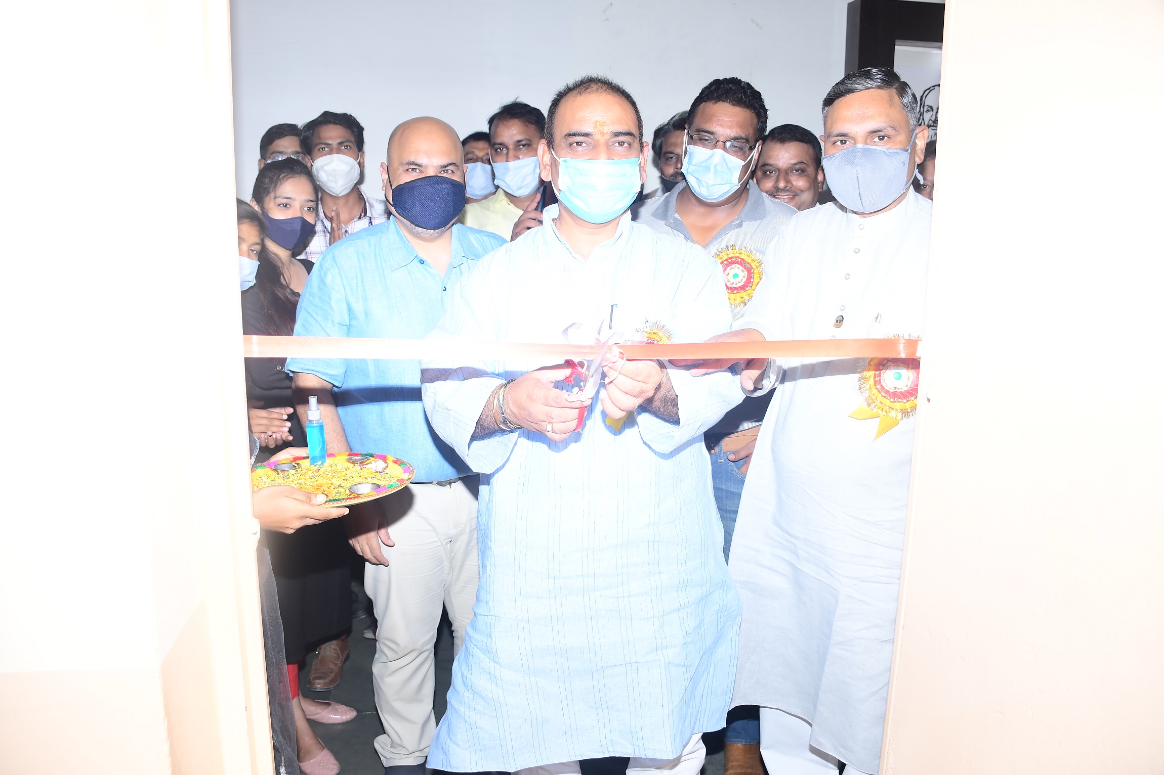 Inauguration by cutting the ribbon